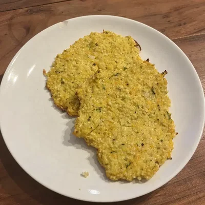 Hirselaibchen mit Kräuterdip
