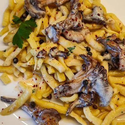Pfifferlinge mit Spätzle in Sahnesoße