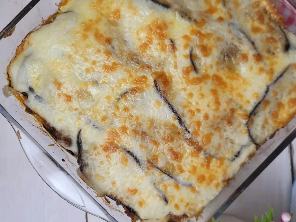 Griechischer Moussaka mit Lammhack und Béchamelsauce