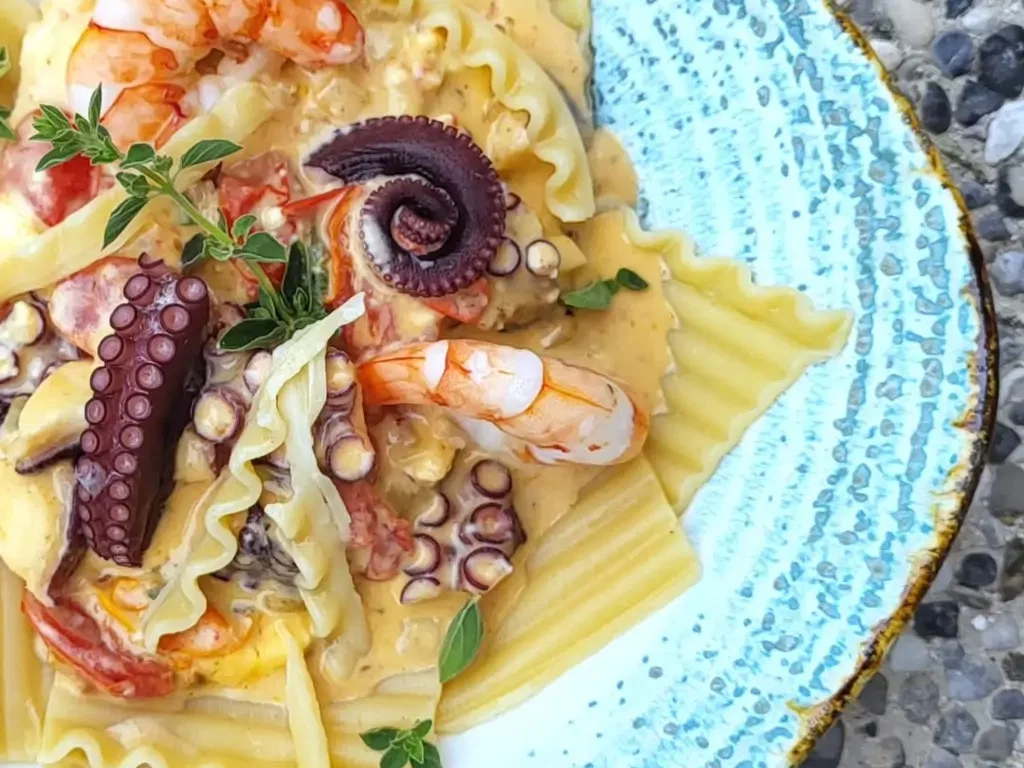 Pasta mit Pulpo (Oktopus) und Black Tiger Garnelen