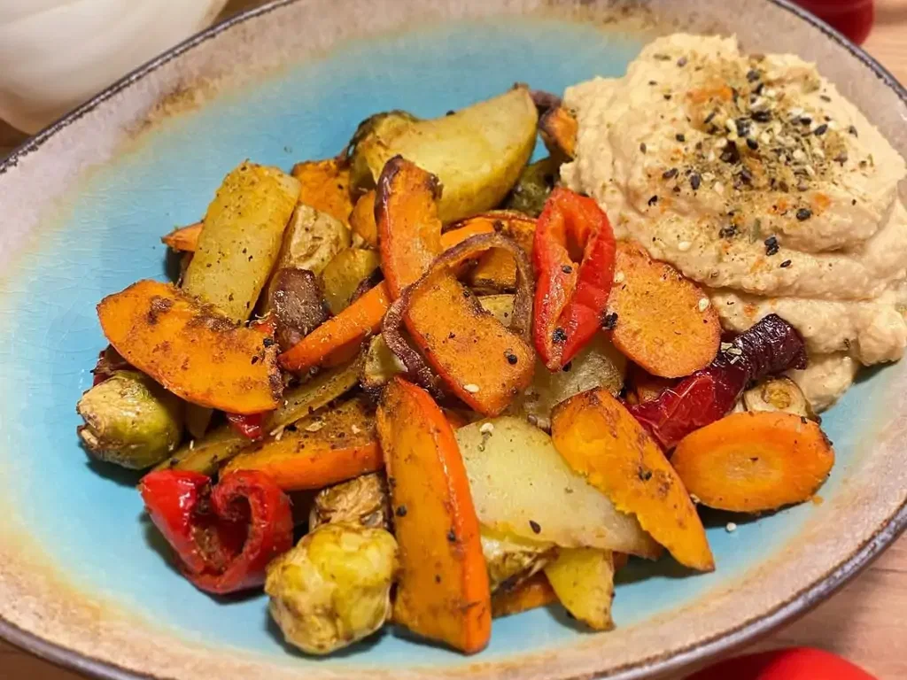 Ofengemüse mit Hummus