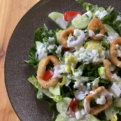 Gretasomis Salat mit Tintenfisch und Knoblauch