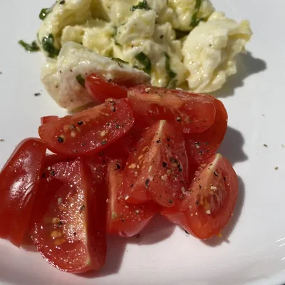 Marinierter Mozzarella mit Tomaten