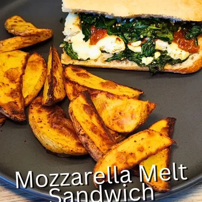Mozzarella-Spinat-Ciabatta mit knusprigen Kartoffelspalten