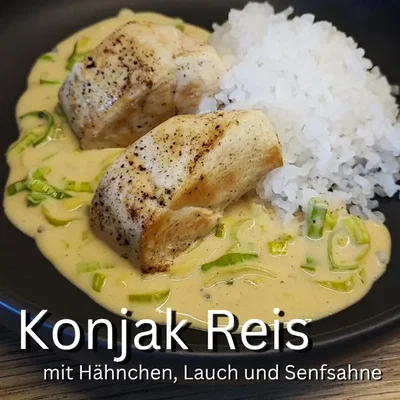 Konjakreis mit angebratenem Hähnchen in Sahnesoße