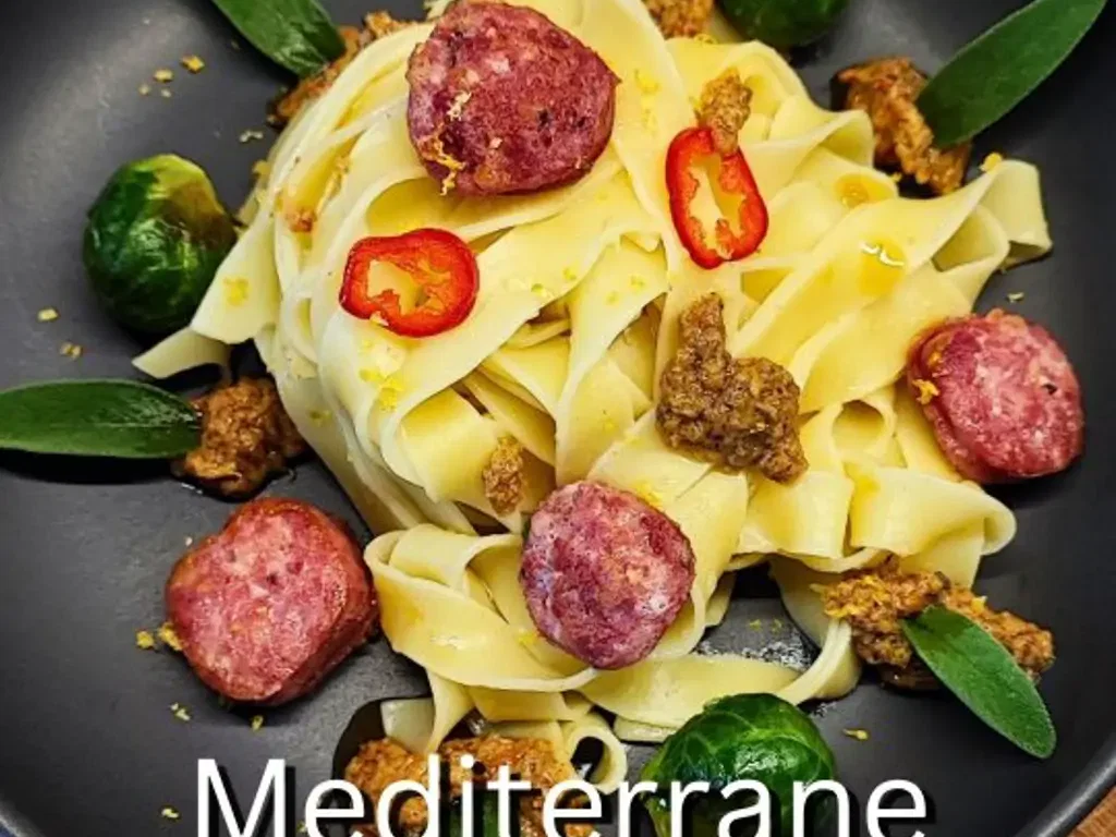 Tagliatelle mit Trüffel Salsiccia und Salbei