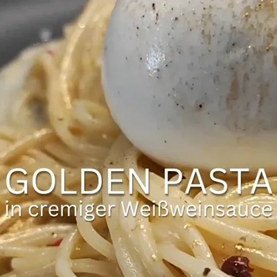 Goldene Pasta in cremiger Weißweinsauce
