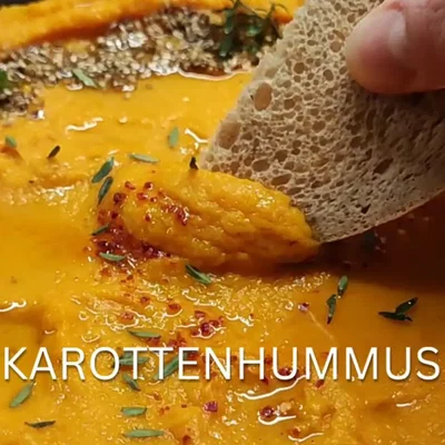 Karottenhummus mit Geflügelfond