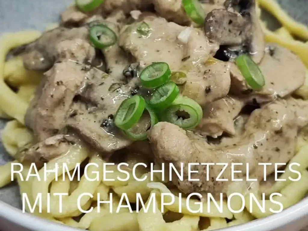 Hühnchen-Geschnetzeltes mit Champignons und Spätzle