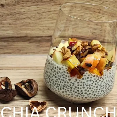 Chia-Pudding mit Apfel und Walnüssen