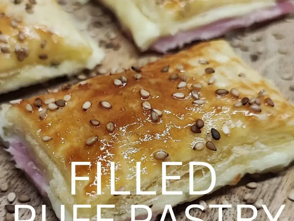 Gefüllter Blätterteig mit Käse und Schinken