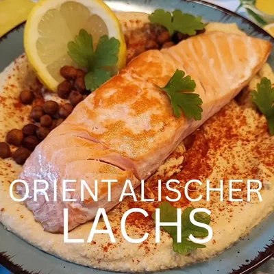 Lachs mit cremigem Hummus und gerösteten Kichererbsen