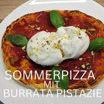 Erfrischende Burrata-Pizza mit Pistazien und Zitronenzesten