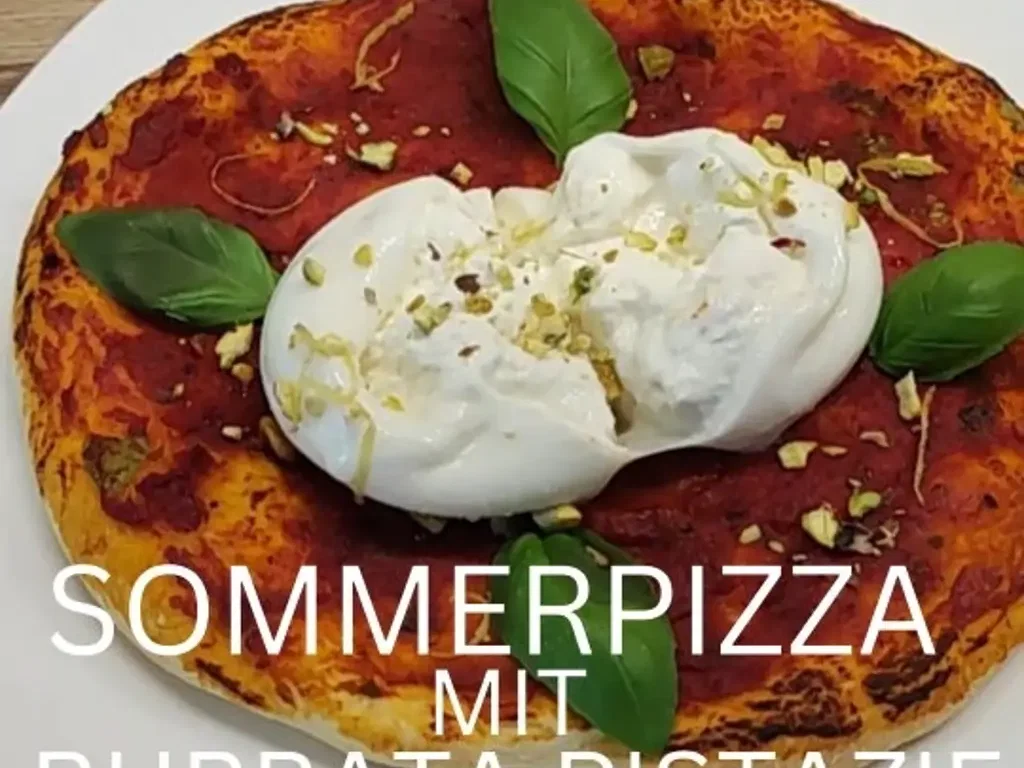 Erfrischende Burrata-Pizza mit Pistazien und Zitronenzesten