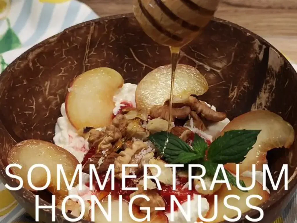 Sommertraum Dessert mit Cottage Cheese und Erdbeermark