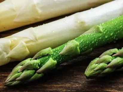 Kochen mit Spargel: Eine kulinarische Reise durch Tradition und Moderne mit Rezepten, Anleitungen zur Zubereitung und Tipps für die Spargelsaison