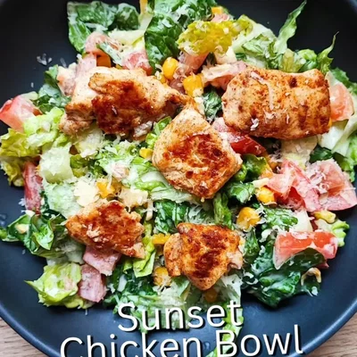 Bunter Hähnchensalat mit Joghurt-Dressing