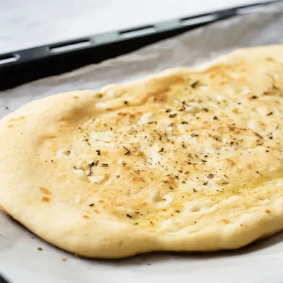 Das virale 2-Zutaten-Hüttenkäse-Fladenbrot