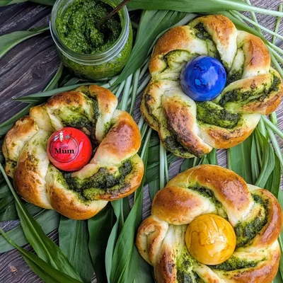 Bärlauch Nest mit Bärlauchpesto
