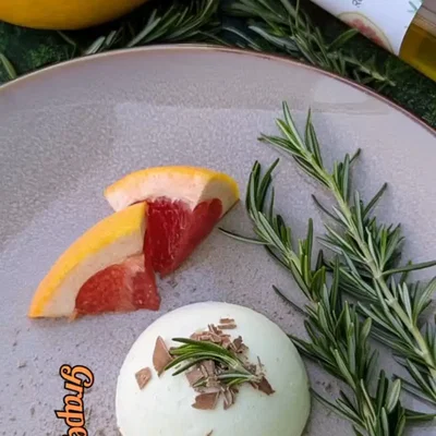 Grapefruit Rosmarin Eiscreme Dessert