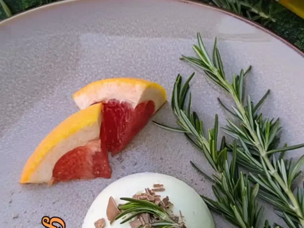 Grapefruit Rosmarin Eiscreme Dessert
