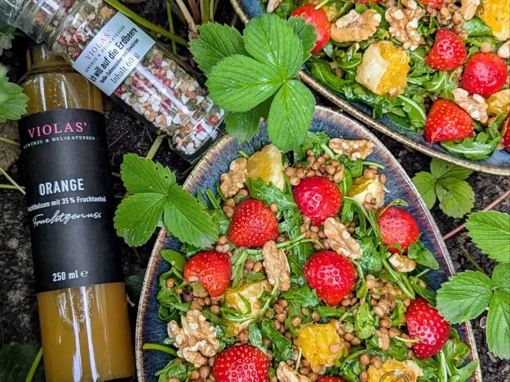 Schneller, fruchtiger Sommersalat