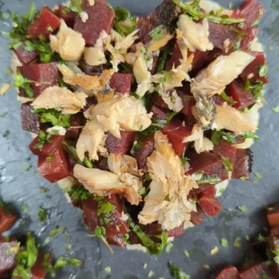 Naturreis mit Brathering und Rote Beete Salat