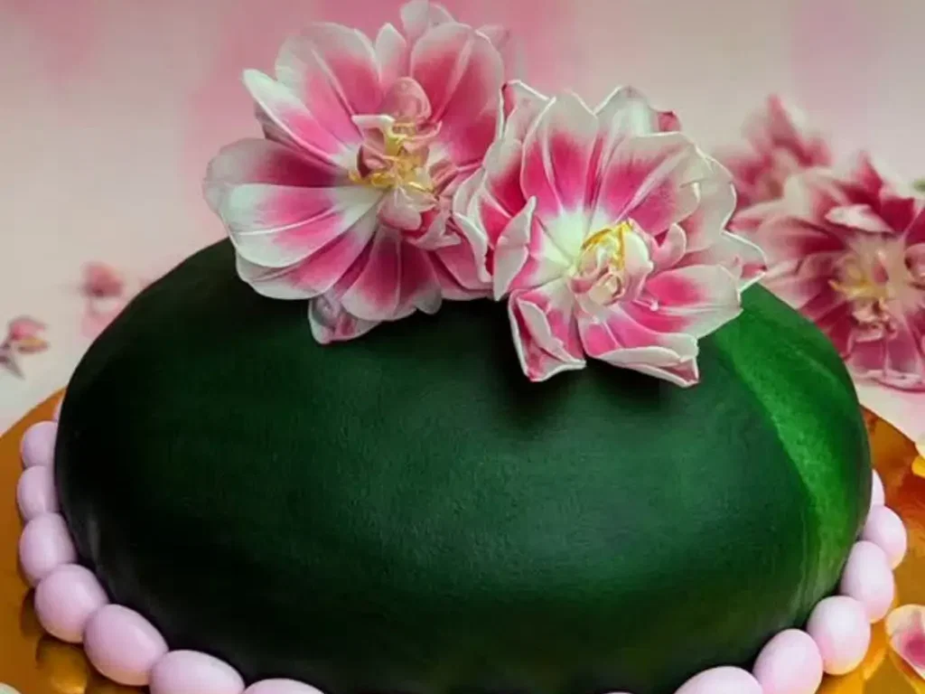 Grüne Erdbeer-Sahne Torte
