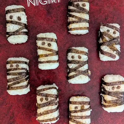 Vegane Halloween Thunfisch Nigiri