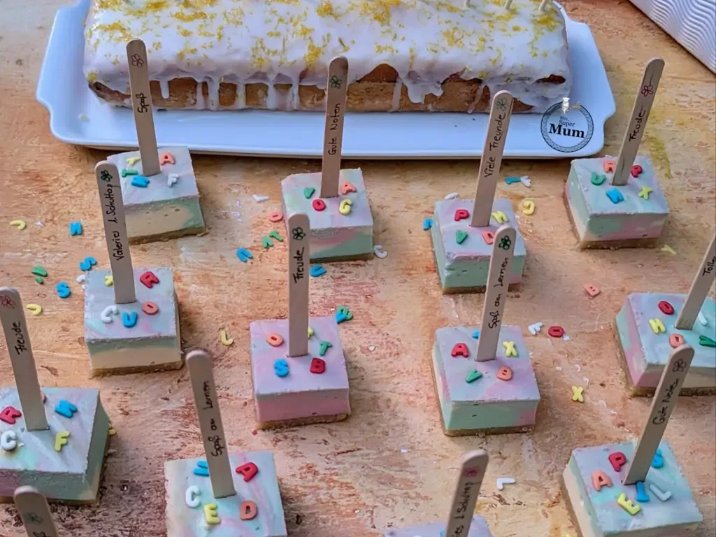 Fluffiger Märchenkäsekuchen mit Zitronenüberzug