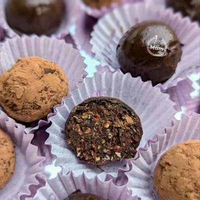 Zuckerfreie vegane Eispralinen