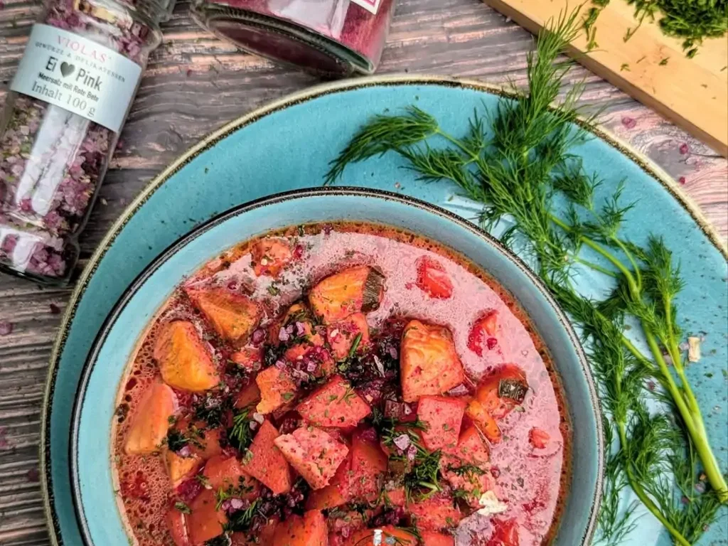 Violas' Sommersuppe mit Lachs