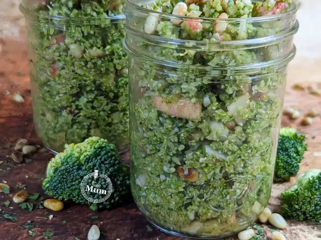 Schneller Brokkoli Apfel Salat
