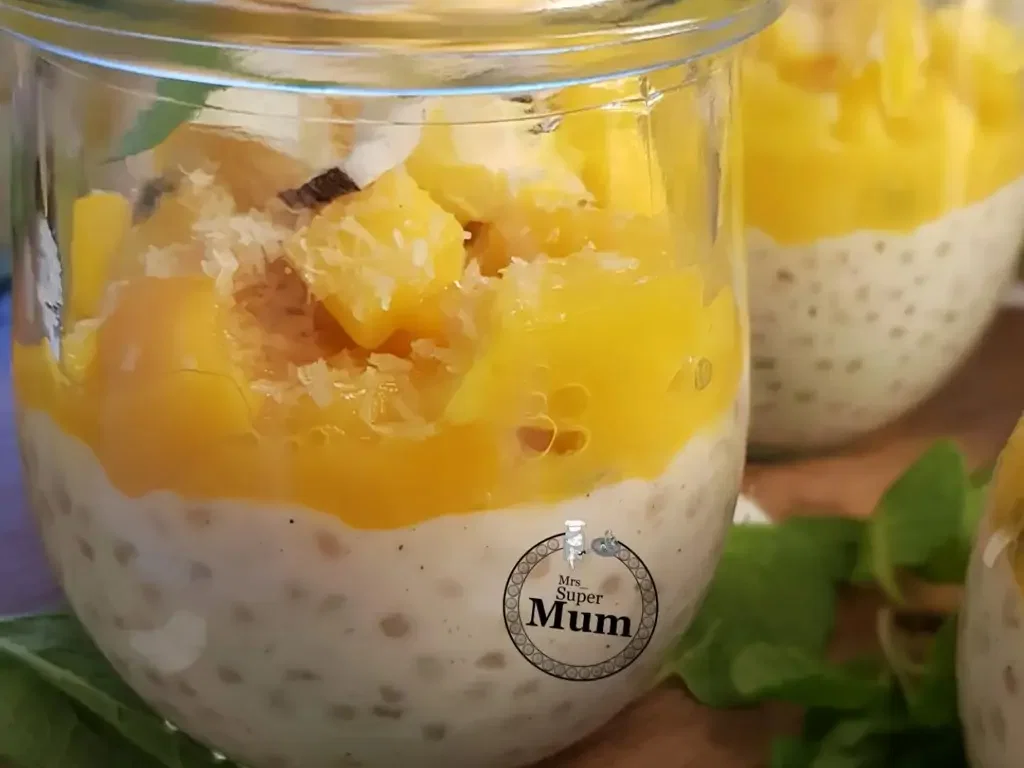 Kokos-Mango-Passionsfrucht-Pudding mit Tapioka