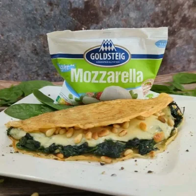 Pfannkuchen mit Spinat und Mozzarella