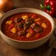 Kräftige Gulaschsuppe mit Rindfleisch und Paprika – Bild 1