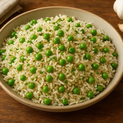 Aromatischer Basmati-Reis mit grünen Erbsen