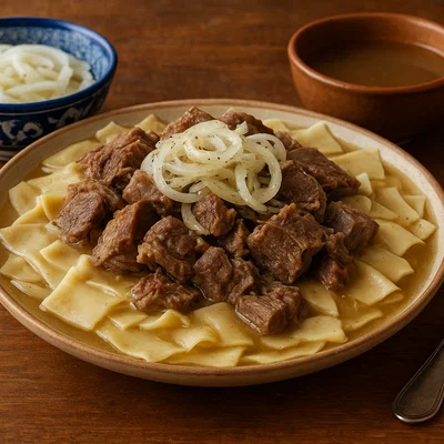 Beshbarmak – Zentralasiatisches Nudelgericht mit Lamm
