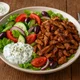Griechischer Gyros-Salat mit Tsatsiki-Dressing – Bild 2
