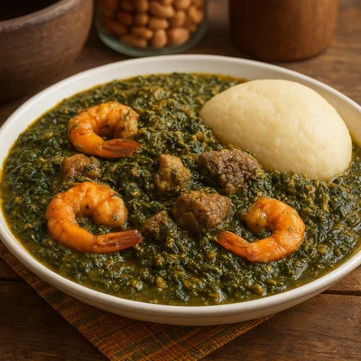 Ndolé – Kamerunischer Erdnuss-Blatt-Eintopf mit Rindfleisch und Garnelen