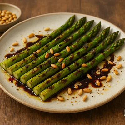 Gegrillter Spargel mit Balsamico-Reduktion