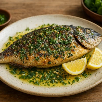 Gegrillter Fisch mit Zitronen-Knoblauch-Kräutermarinade