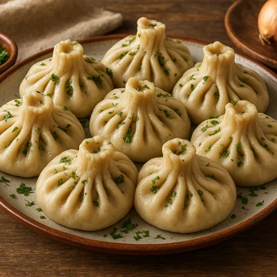 Khinkali kalakuri – Stadt-Khinkali mit Fleisch und Kräutern