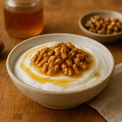 Yaourti me Meli – Griechischer Joghurt mit Honig und Walnüssen
